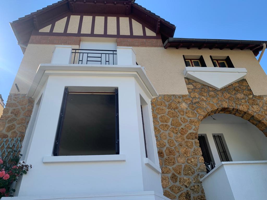 Ravalement facade crepi maison à Le Pecq