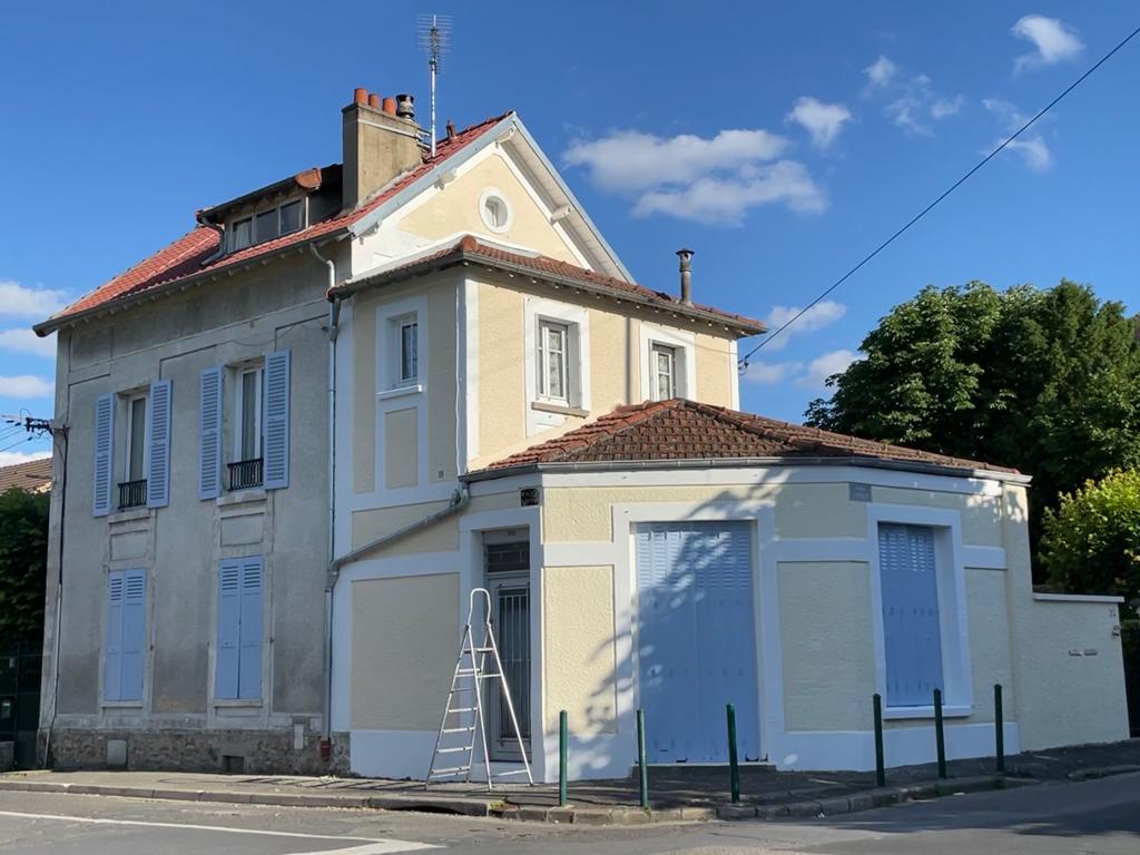 Ravalement facade en cours maison à Le Pecq